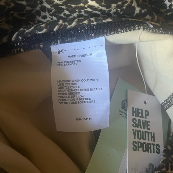 DSG Leggings with pockets, NWT - Picture 5 of 5